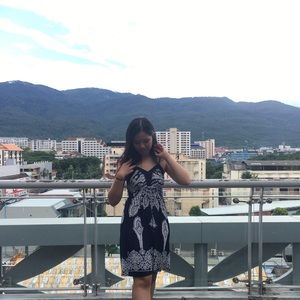 5/$30 Super lovely floral pattern dress!